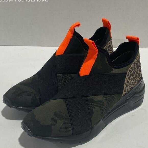 NEW Steve Madden Women's Cryme Camo Leopard Print Sneakers Size 7 - Picture 2 of 7